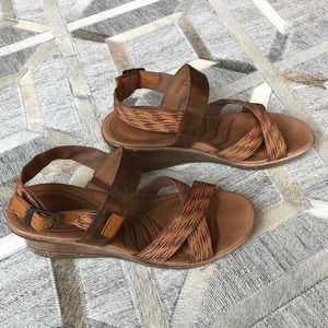 Keen Skyline Wedge Sandals Sz 9.5 Leather/Nylon